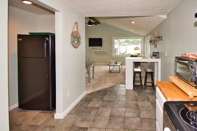 70041 Beach Drive, Ontwa Twp, MI 49112