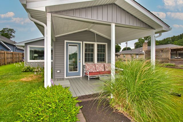 70041 Beach Drive, Ontwa Twp, MI 49112