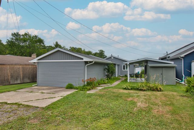 70041 Beach Drive, Ontwa Twp, MI 49112