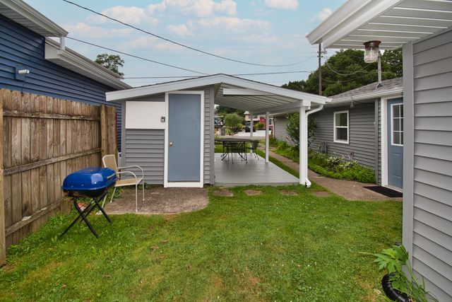 70041 Beach Drive, Ontwa Twp, MI 49112