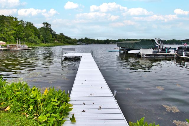 70041 Beach Drive, Ontwa Twp, MI 49112
