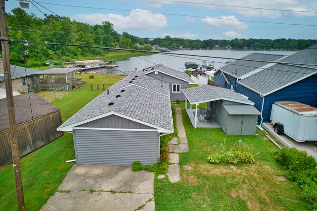 70041 Beach Drive, Ontwa Twp, MI 49112