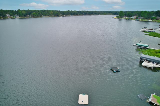 70041 Beach Drive, Ontwa Twp, MI 49112