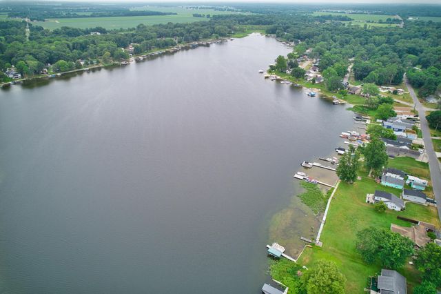 70041 Beach Drive, Ontwa Twp, MI 49112