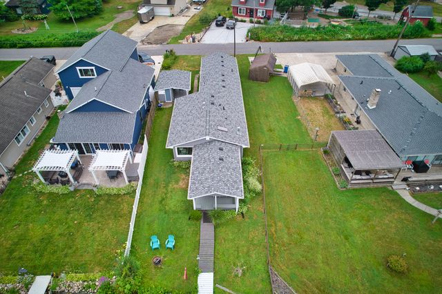 70041 Beach Drive, Ontwa Twp, MI 49112