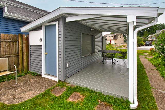 70041 Beach Drive, Ontwa Twp, MI 49112