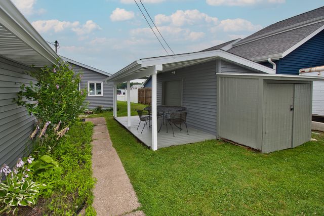 70041 Beach Drive, Ontwa Twp, MI 49112