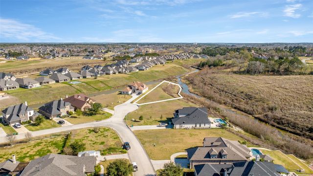 10 Waterstone Court, Montgomery, TX 77356
