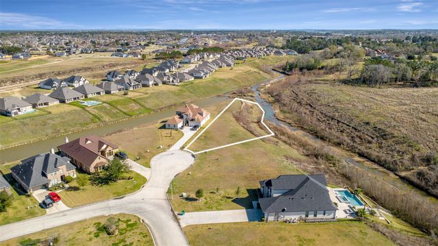 10 Waterstone Court, Montgomery, TX 77356