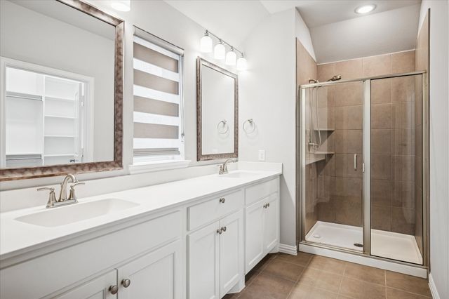 3905 Dame Ragnel Drive, Lewisville, TX 75056