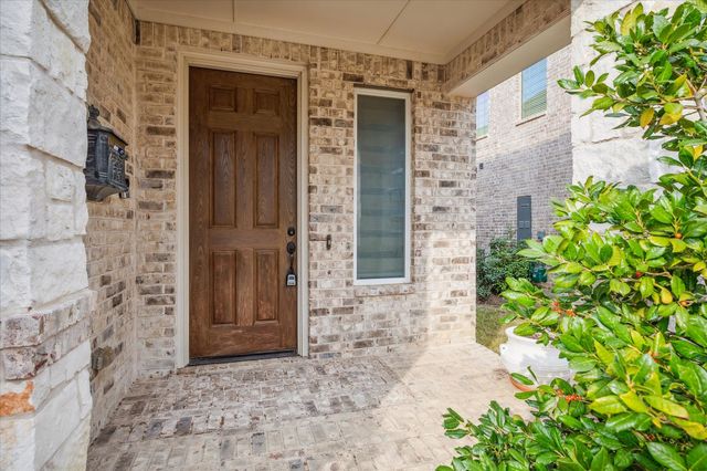 3905 Dame Ragnel Drive, Lewisville, TX 75056