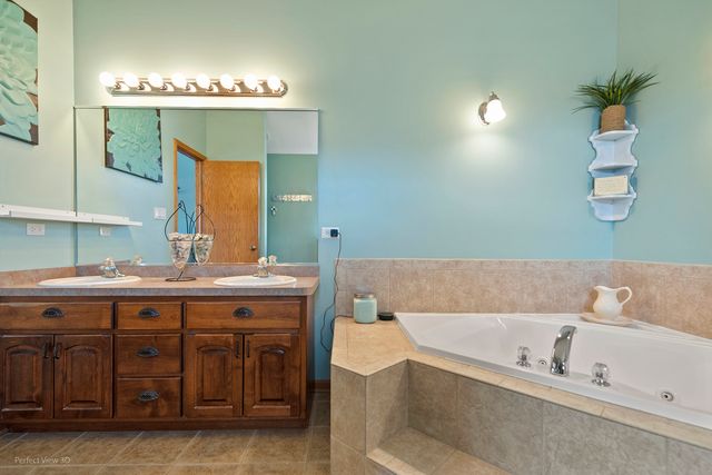 19813 Clare Drive, Tinley Park, IL 60487