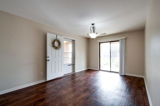 514 N Petway St Apt 305, Franklin, TN 37064