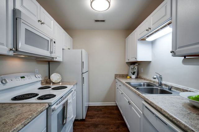 514 N Petway St Apt 305, Franklin, TN 37064