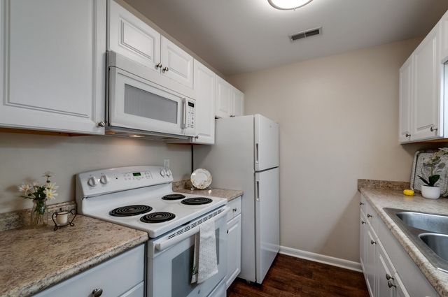 514 N Petway St Apt 305, Franklin, TN 37064