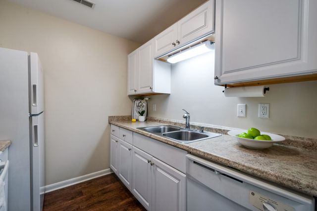 514 N Petway St Apt 305, Franklin, TN 37064