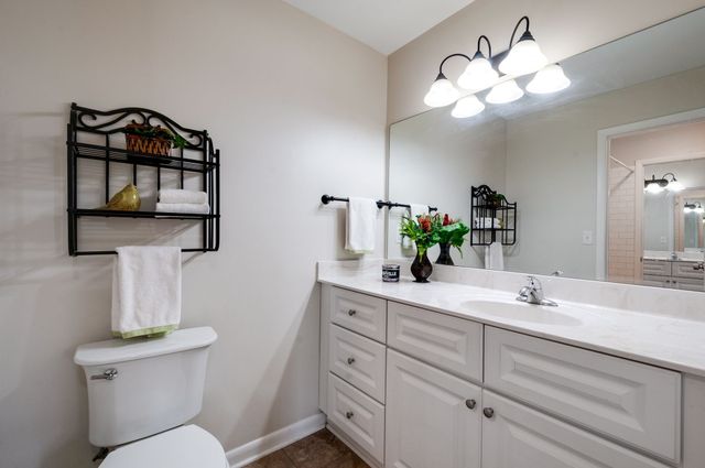 514 N Petway St Apt 305, Franklin, TN 37064