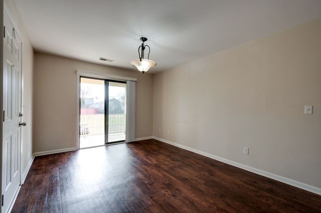 514 N Petway St Apt 305, Franklin, TN 37064