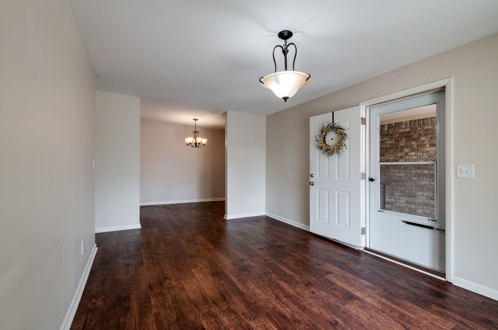 514 N Petway St Apt 305, Franklin, TN 37064