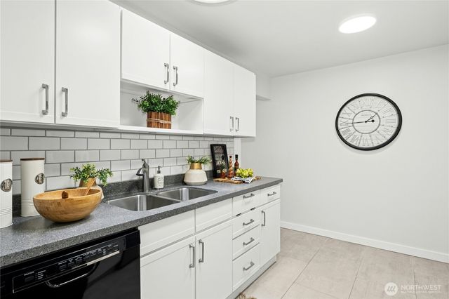 1572 NE 170th Street, Shoreline, WA 98155