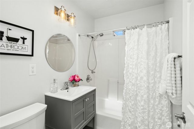 1572 NE 170th Street, Shoreline, WA 98155