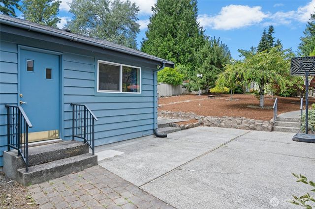 1572 NE 170th Street, Shoreline, WA 98155