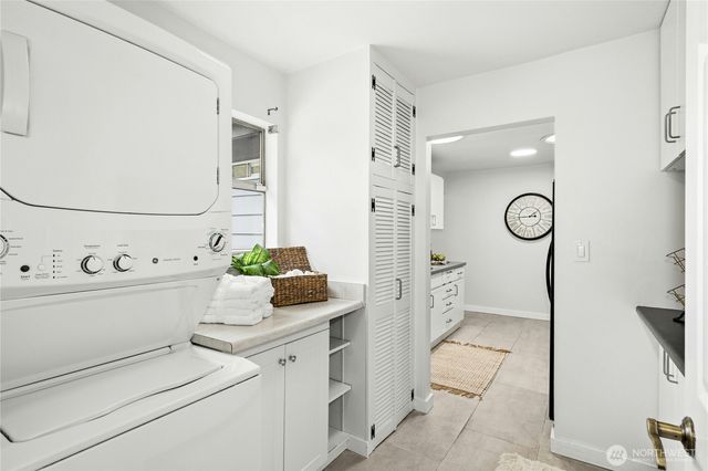 1572 NE 170th Street, Shoreline, WA 98155