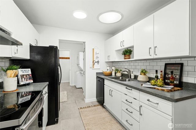 1572 NE 170th Street, Shoreline, WA 98155