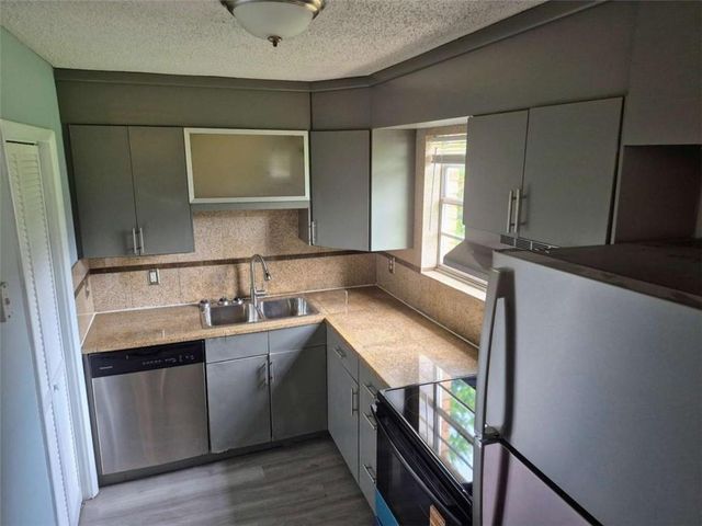 4701 Flat Shoals Road 31F, Union City, GA 30291