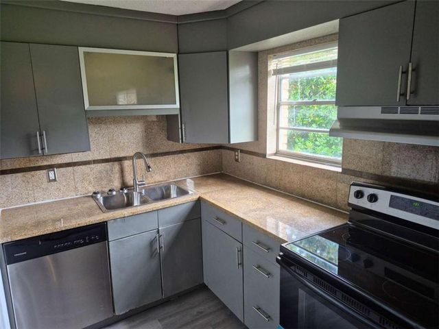 4701 Flat Shoals Road 31F, Union City, GA 30291
