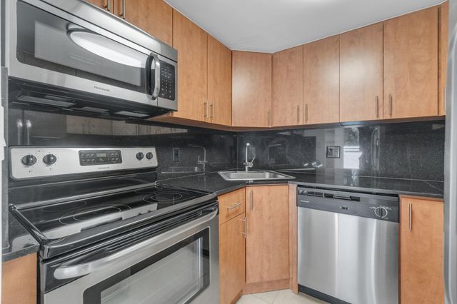 2100 Brickell Avenue 305, Miami, FL 33129