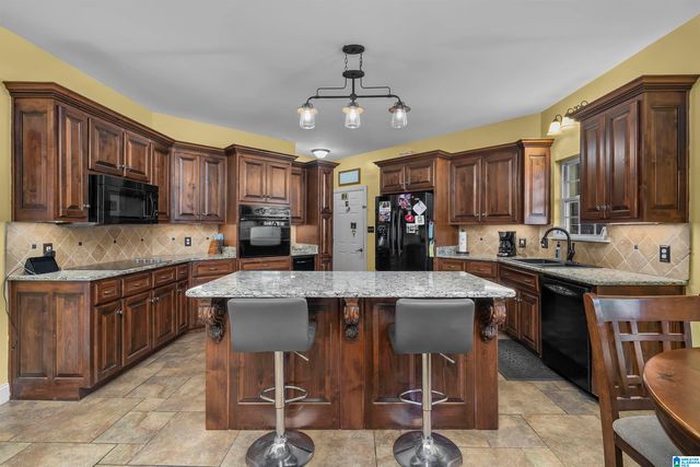 5039 TAMMY LANE, Hueytown, AL 35023