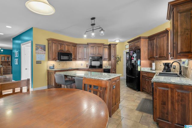 5039 TAMMY LANE, Hueytown, AL 35023