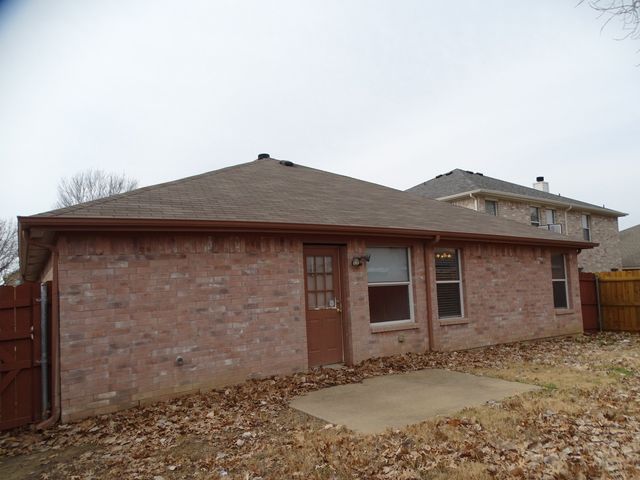 5428 Maverick Drive, Grand Prairie, TX 75052