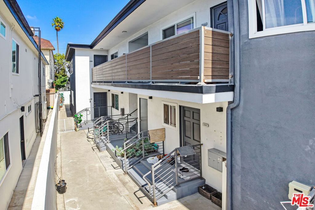 12441 Gilmore Avenue 4, Los Angeles, CA 90066 — photo 3