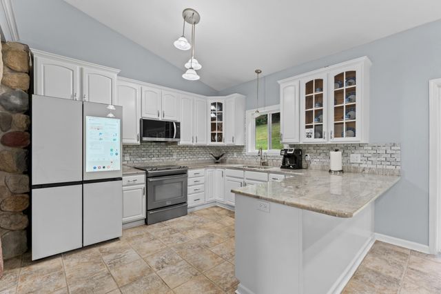 816 Southern Woods Place SW, Rochester, MN 55902
