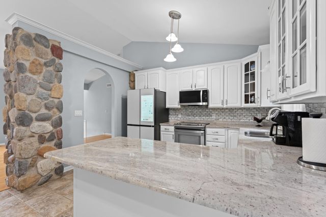 816 Southern Woods Place SW, Rochester, MN 55902