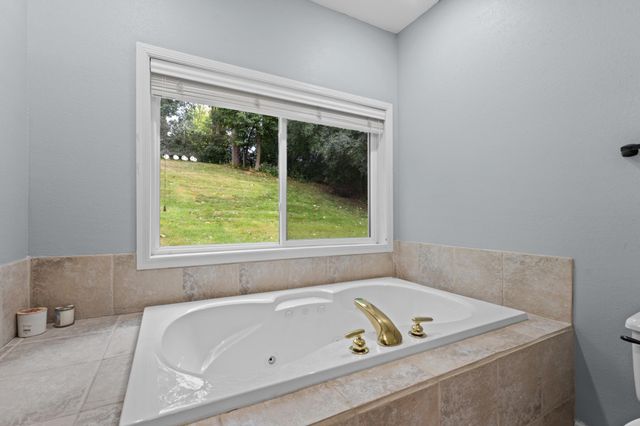 816 Southern Woods Place SW, Rochester, MN 55902