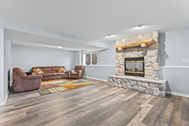 816 Southern Woods Place SW, Rochester, MN 55902