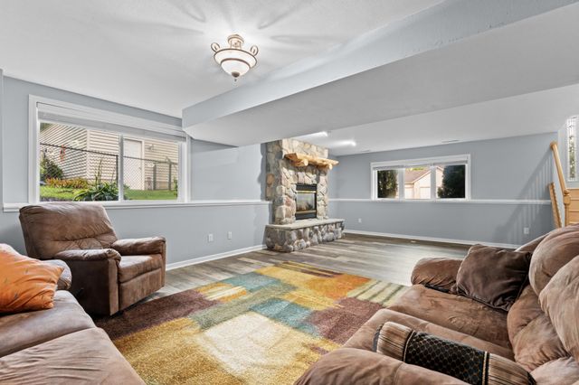 816 Southern Woods Place SW, Rochester, MN 55902