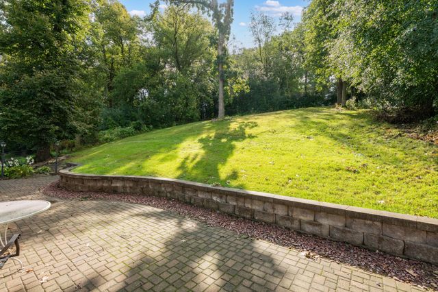 816 Southern Woods Place SW, Rochester, MN 55902