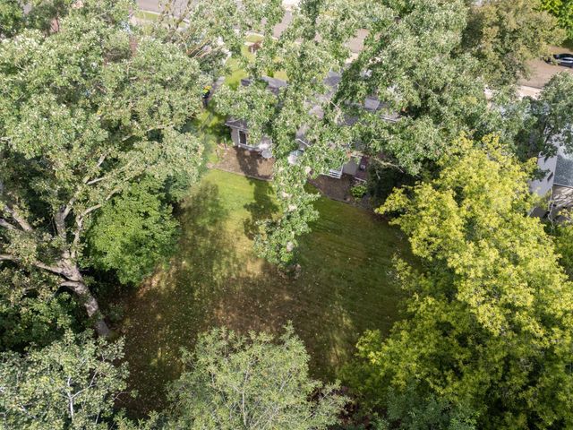816 Southern Woods Place SW, Rochester, MN 55902