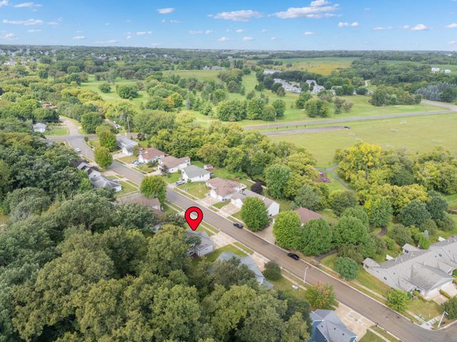 816 Southern Woods Place SW, Rochester, MN 55902