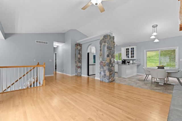 816 Southern Woods Place SW, Rochester, MN 55902