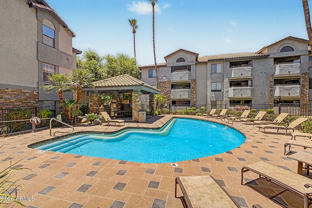 2025 E CAMPBELL Avenue 343, Phoenix, AZ 85016 — exterior