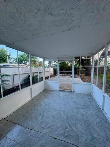 4221 SW 39th St, West Park, FL 33023
