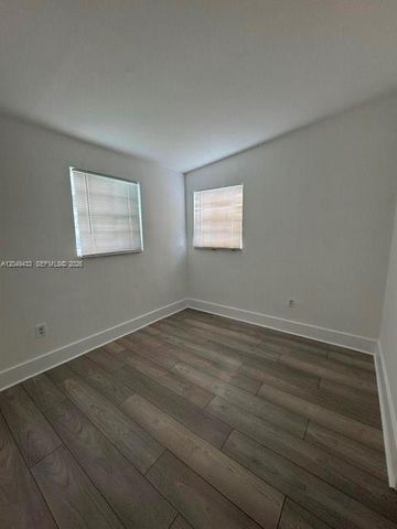 4221 SW 39th St, West Park, FL 33023