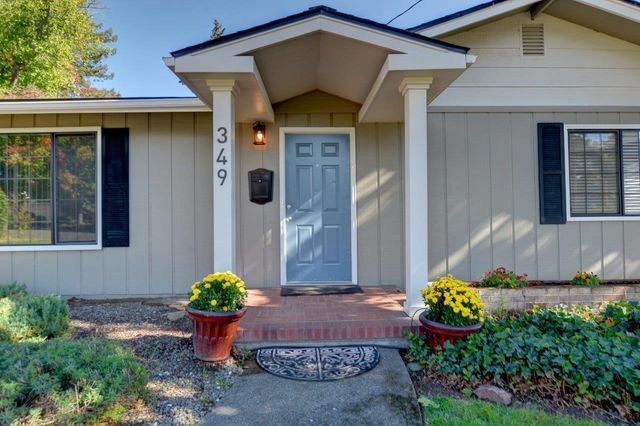 349 Tan Oak Drive, Medford, OR 97504