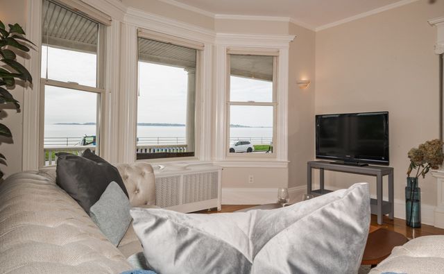 74 Humphrey 1, Swampscott, MA 01907