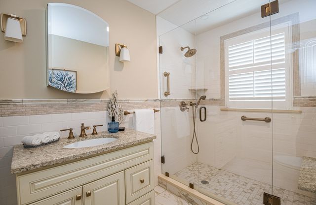 74 Humphrey 1, Swampscott, MA 01907